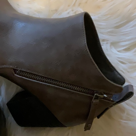 Luoika Women’s Grey Wide Width Chunky Heel Side Zipper Ankle Booties Size 9.5 - Picture 7 of 13